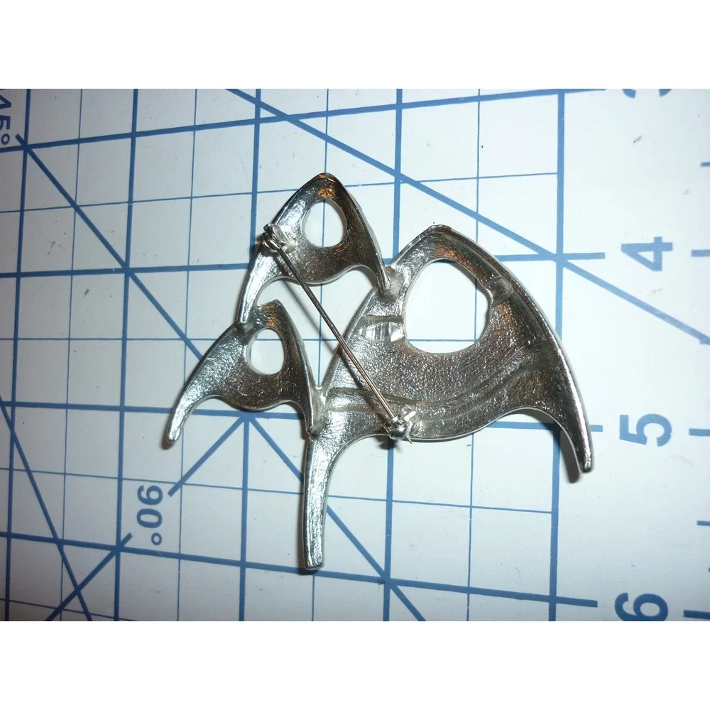 JJ Jonette Jewelry Vintage Silver Pewter Tone Abstract Angelfish Brooch Pin - Picture 4 of 4